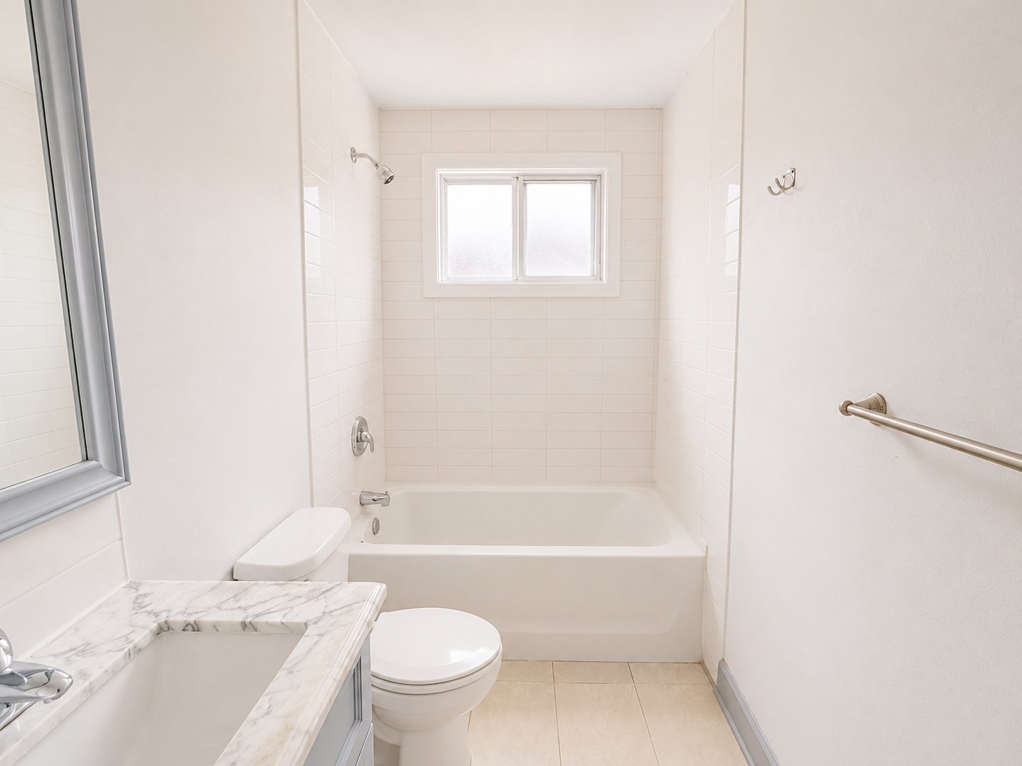 8045 Browning Bathroom 8045 Rue Browning