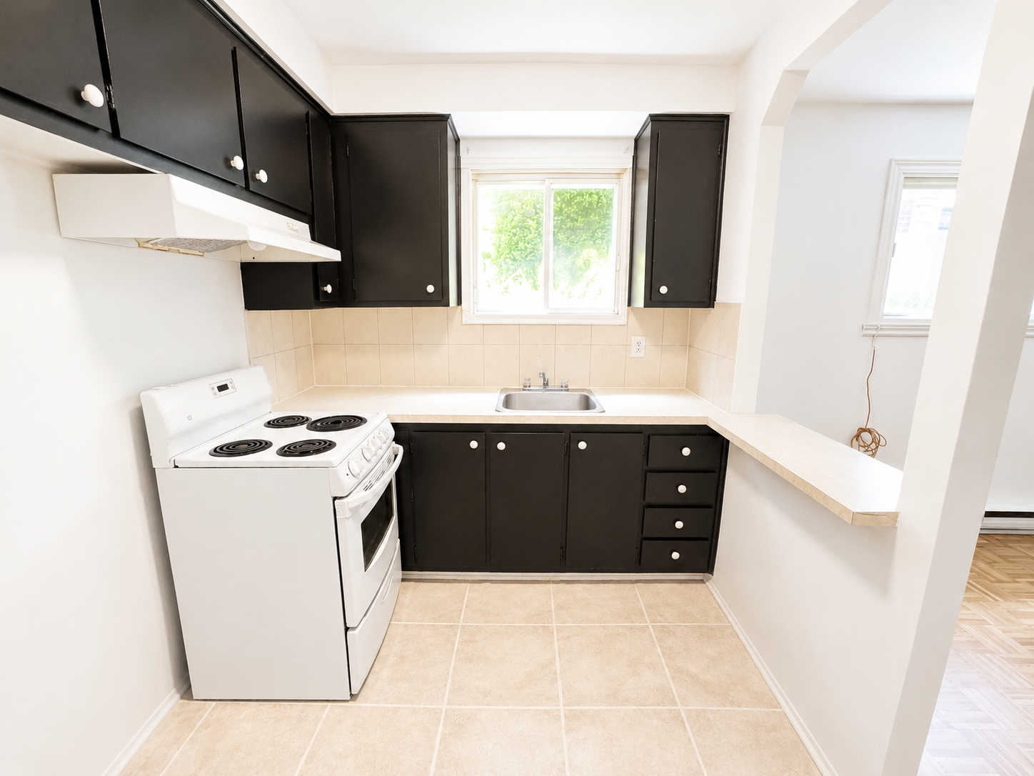 8152A Mongeau Kitchen 8152A Mongeau, Lasalle (Bachelor)