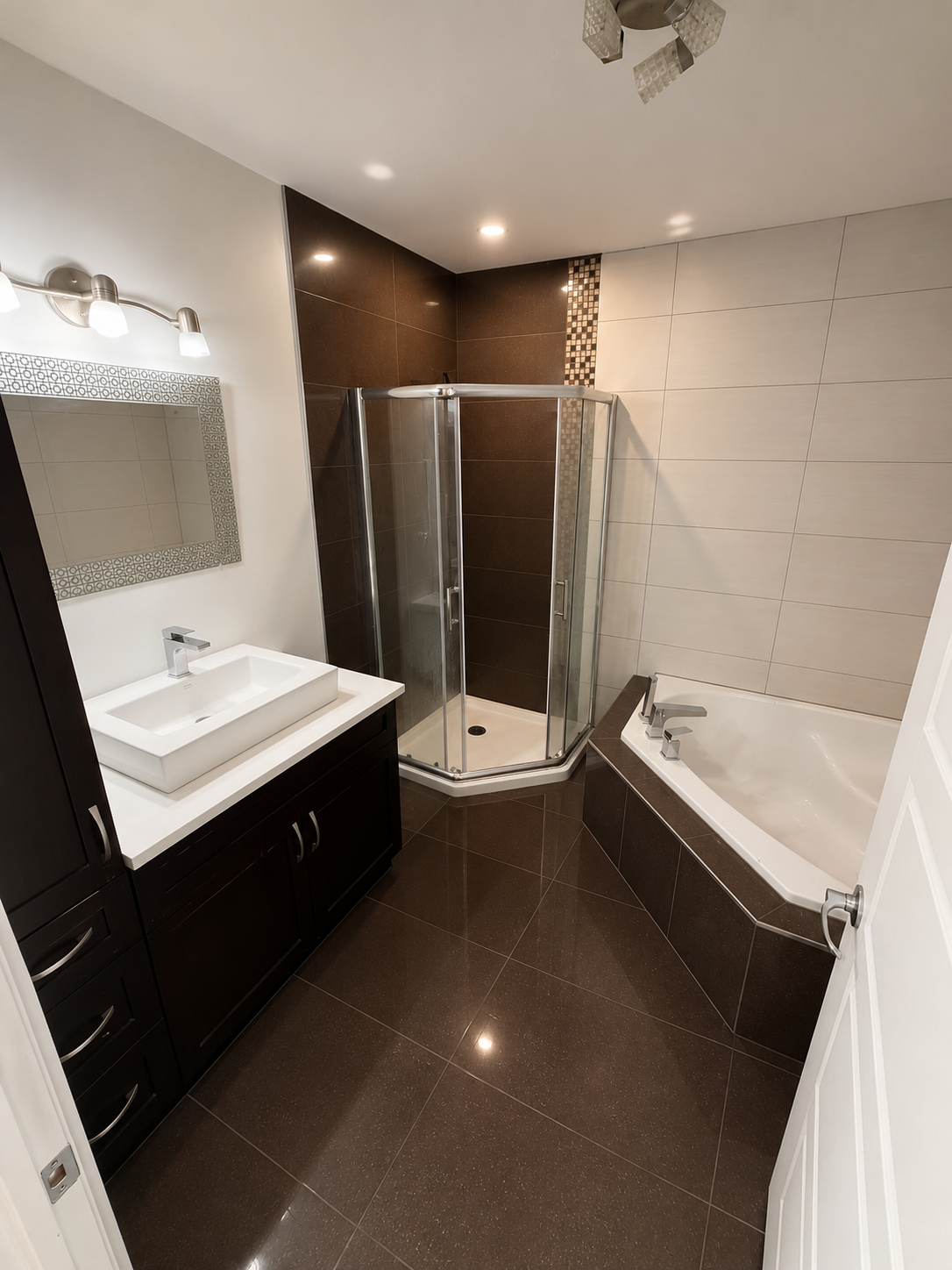 bathroom – 493 90e ave 493 90e Ave, H8R 2Z8
