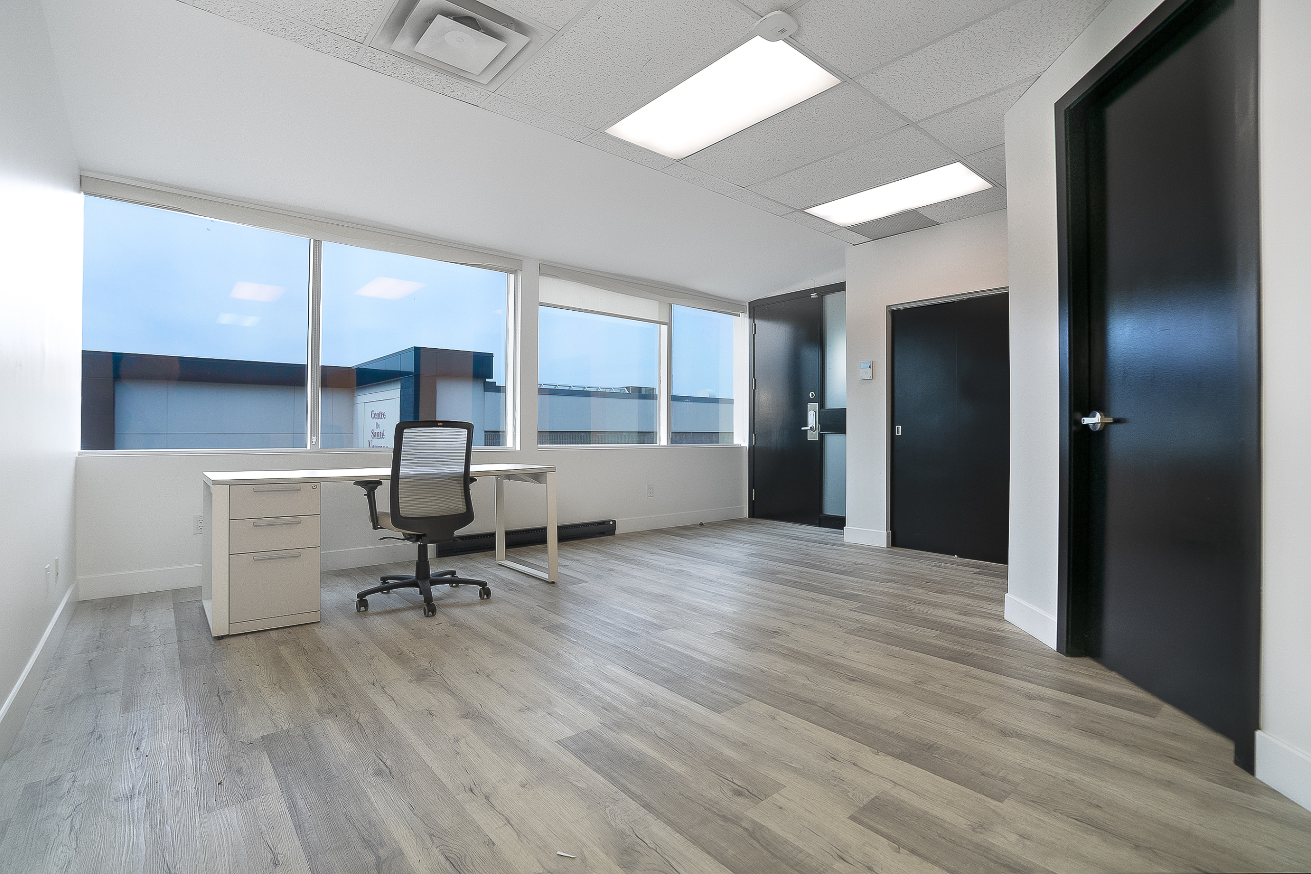 Bright Commercial Office Space for Rent – LaSalle