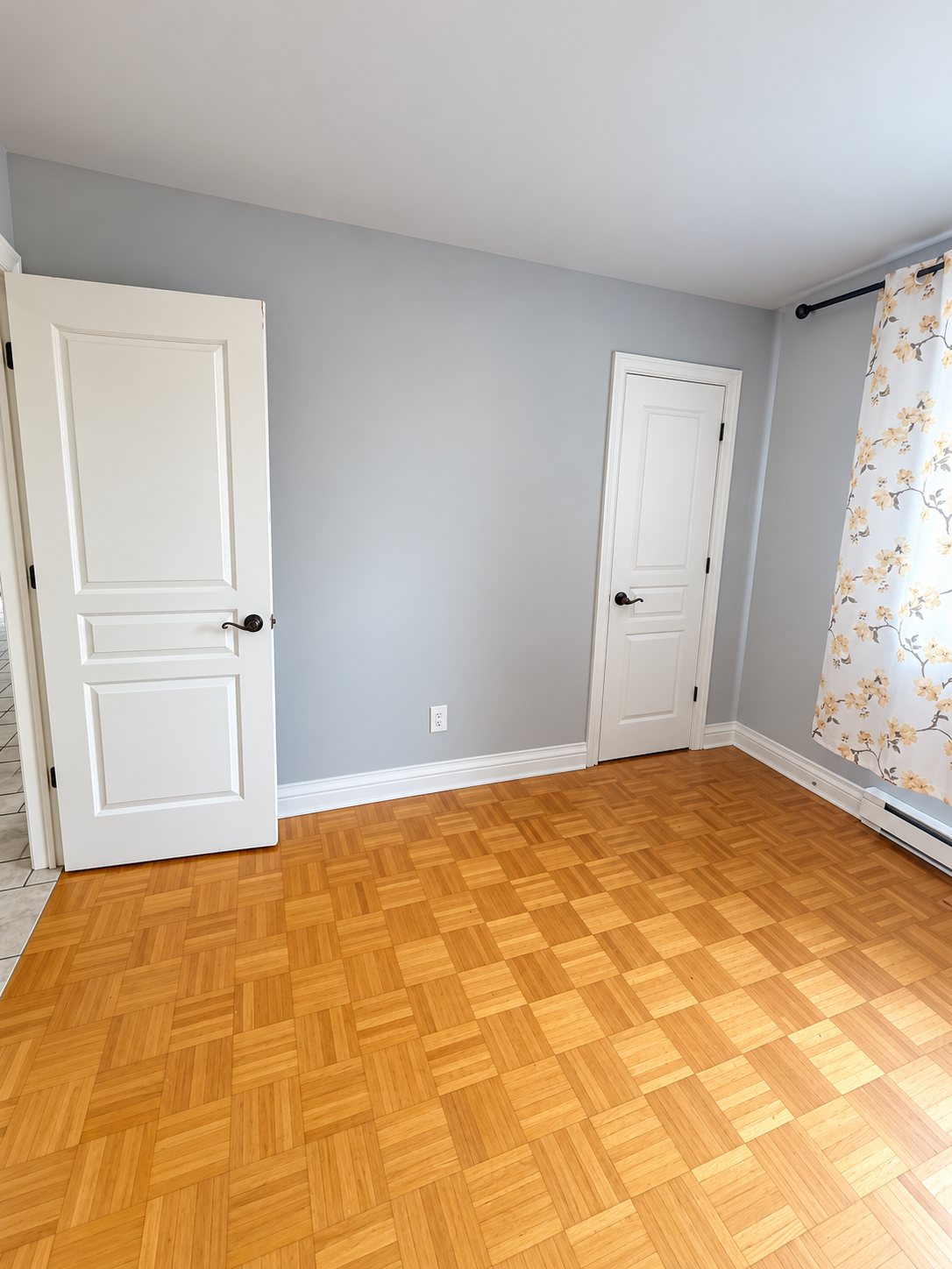 Levis sauve – 8175 bedroom 8173 rue Levis-Sauve, Lasalle – Upper duplex