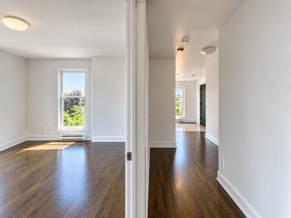 8372 Dora Unit 301, Lasalle